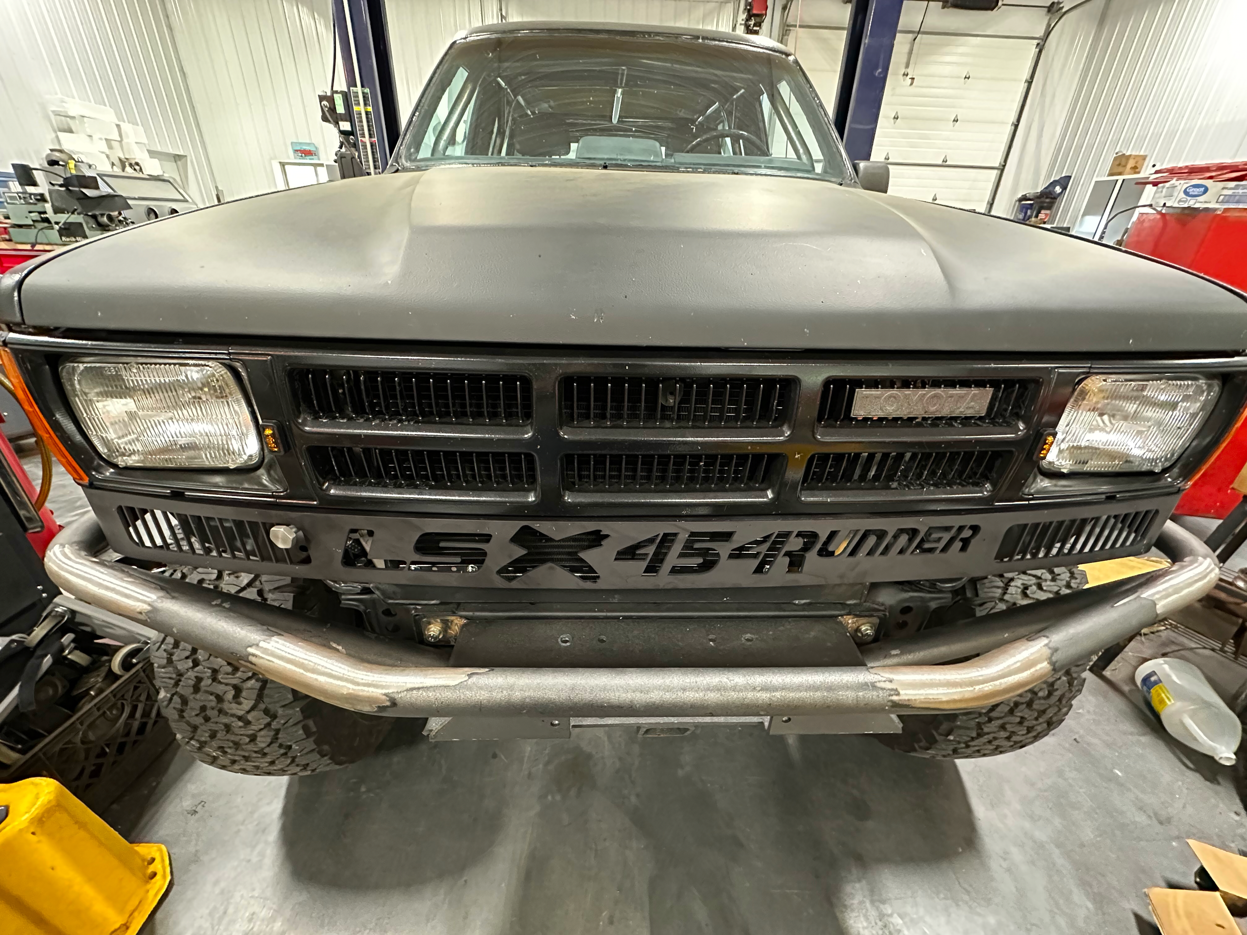 The LSX454Runner's front end